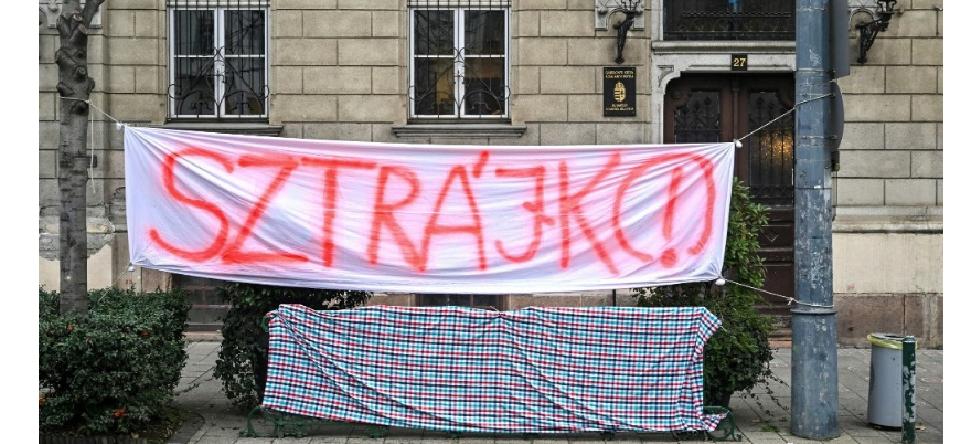 They don&#39;t want to &quot;align&quot; themselves, but the organizers of the teachers&#39; protest got their new idea from the MSZP