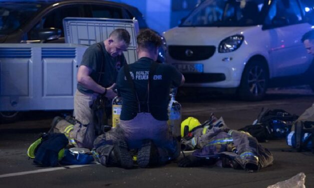 Niemiecka straż pożarna i policja domagają się kamer ciała po piekielnej nocy