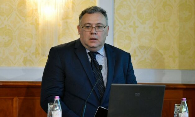 Ukrajna bekéreti a magyar nagykövetet