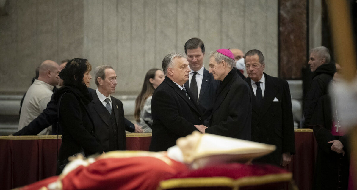 Orban Viktor XVI. Come Benedetto, combatte per il cristianesimo 