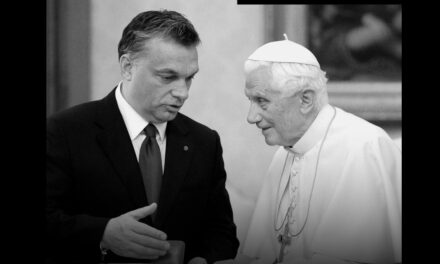 Le Monde: A pápa temetése megmozgatta a konzervatív világot