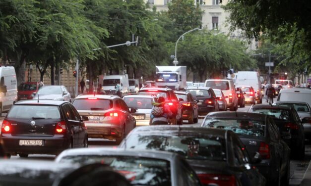 Boże Narodzenie jest rozdarte z powodu jego planów związanych z „bezpieczeństwem ruchu”.