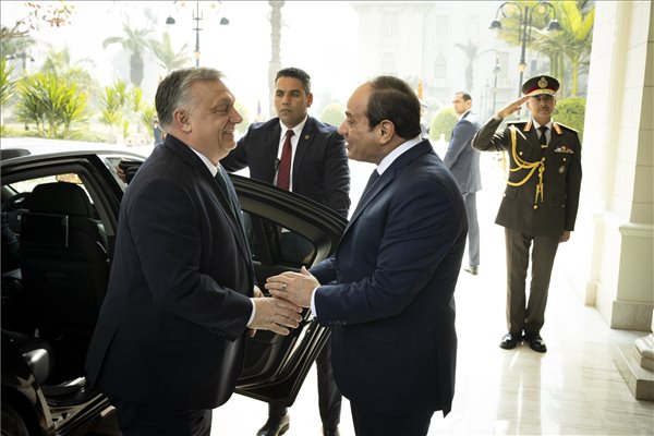Viktor Orbán is negotiating in Egypt