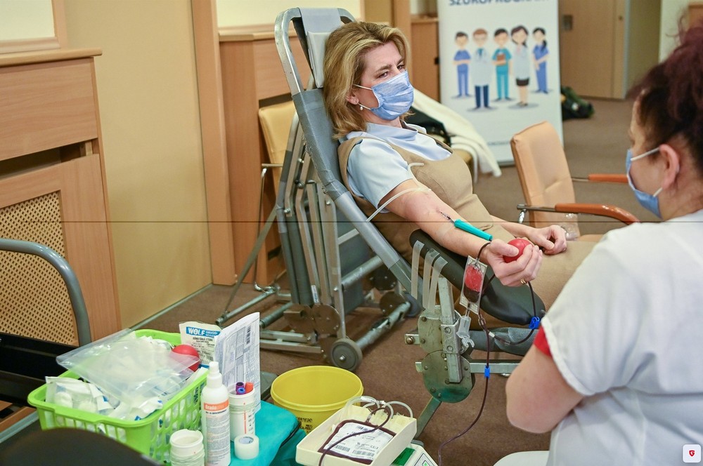 Anita Herczegh blood donation