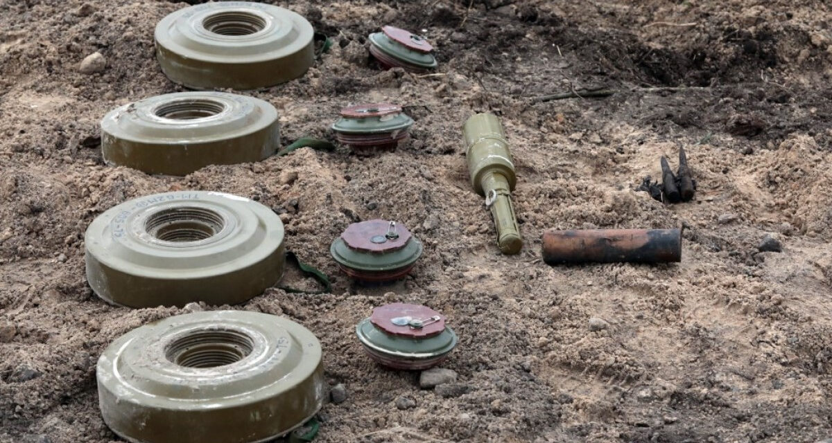 Rights defenders: Ukrainians kill their own civilians with landmines