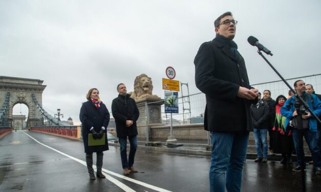 Autoclub sulla paralisi del Ponte delle Catene