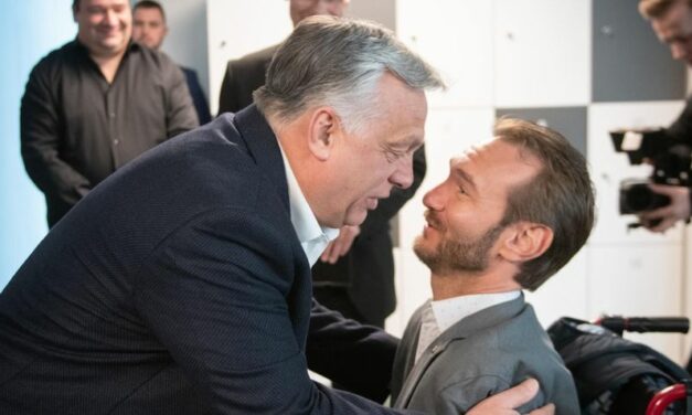 Così Viktor Orbán ha salutato il trainer motivazionale cristiano + video