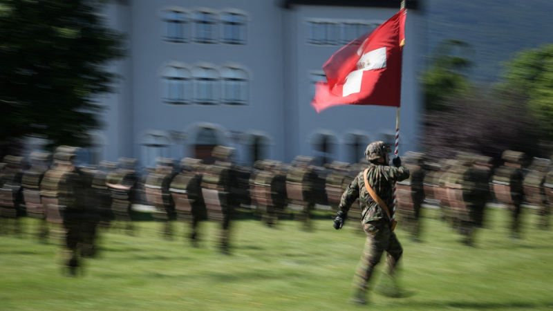 Una lezione dalla Svizzera: non mandano i loro missili in Ucraina