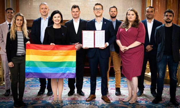 Die LGBTQ-Lobby der Group for Diverse Hungary mit den Vertretern des EP