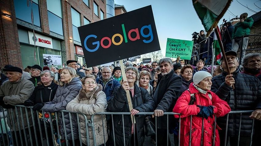 PS: Oggi stanno protestando contro la dittatura dell&#39;opinione di Google
