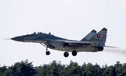 Fico: Ez nem Oroszország és Ukrajna háborúja, ne adjunk vadászgépeket