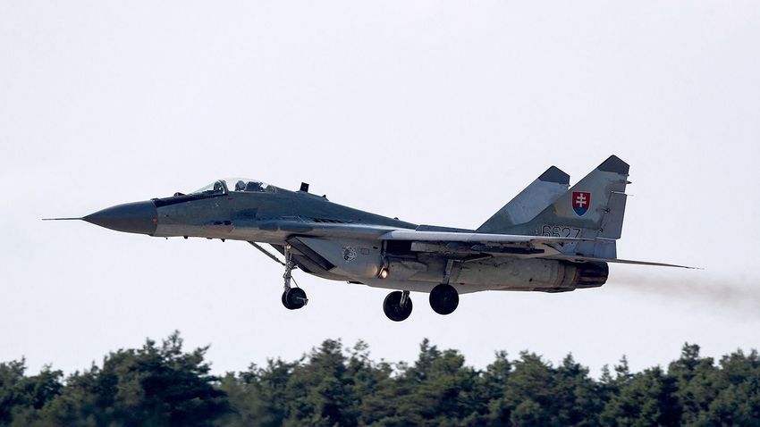 Fico: Ez nem Oroszország és Ukrajna háborúja, ne adjunk vadászgépeket