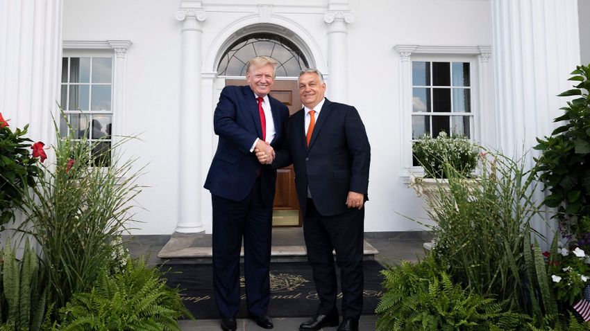 Orbán Viktor Donald Trumpnak üzent: Veled vagyunk!