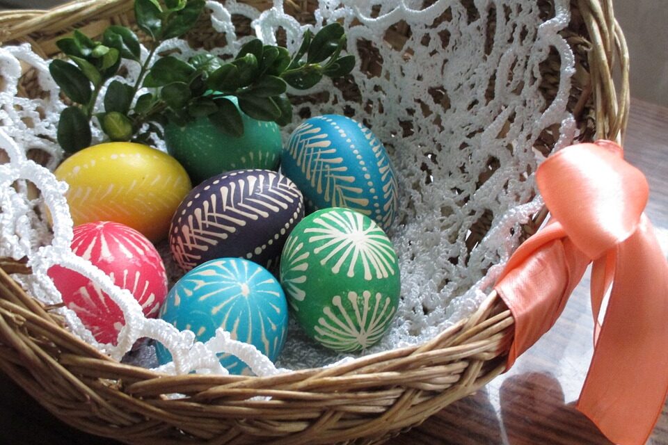 Le uova di Pasqua possono costare un terzo in meno rispetto allo scorso anno