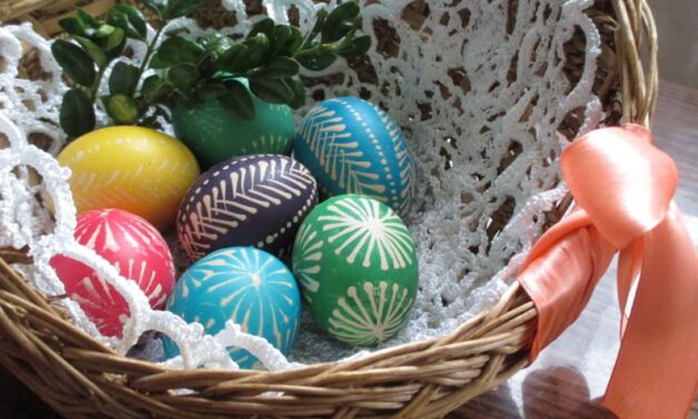 Le uova di Pasqua possono costare un terzo in meno rispetto allo scorso anno