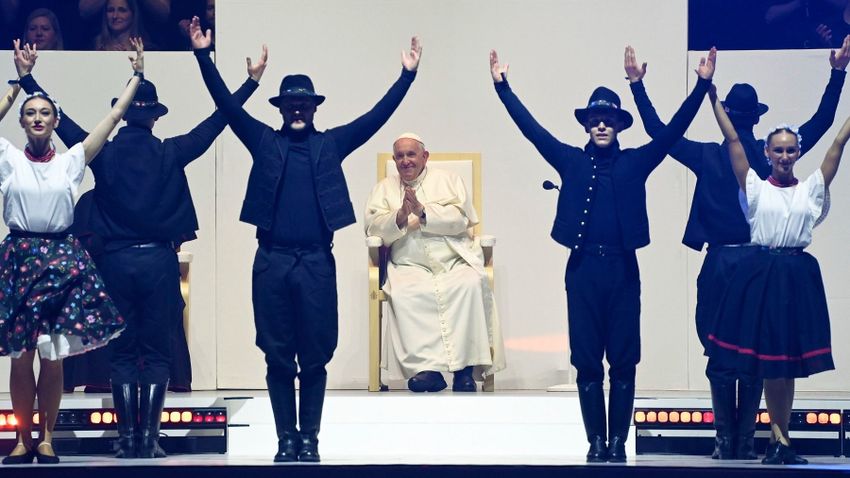 Papież Franciszek to prawdziwa gwiazda rocka