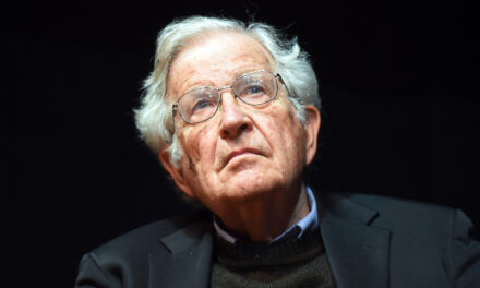 Noam Chomsky: Russia is fighting in a more humane way than the US in Iraq