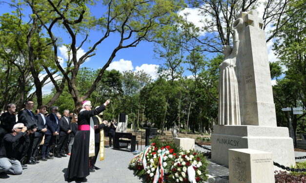 The renewed tomb of Mihály Munkácsy was inaugurated