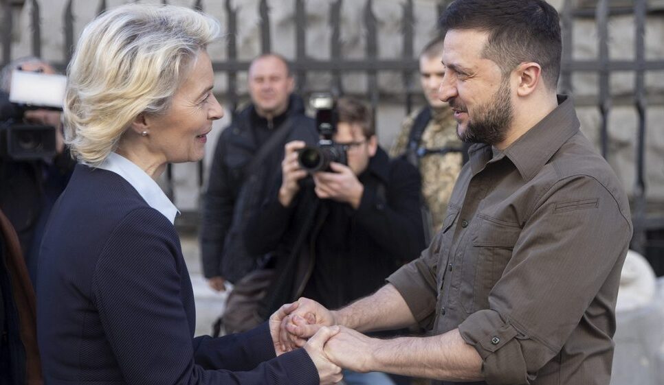 Óriási botrány: Ukrajna Ursula von der Leyen javaslatára zsarolja Magyarországot