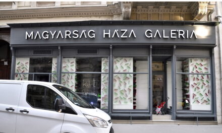 Das Magyarság-Haus wurde um eine Galerie erweitert