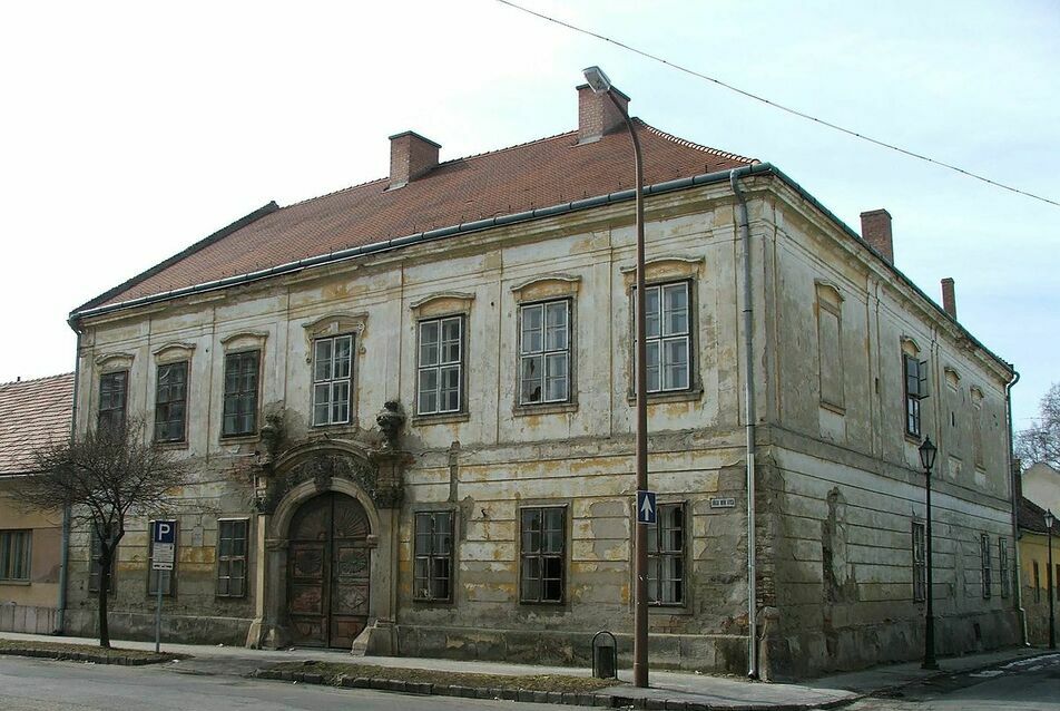 Endlich können sie den heruntergekommenen Sándor-Palast in Esztergom renovieren