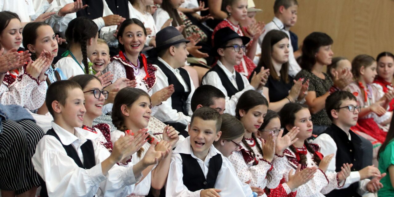 „Üzenem a jövőbéli gyermeknemzedéknek Magyarországon, hogy tiszteljék hazájukat!”