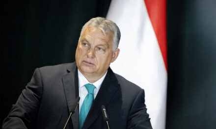 W Brukseli panuje panika, Orbán przeżywa swoje najlepsze dni