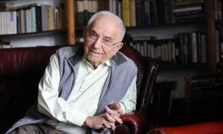 Tamás Vitray, 90 anni, torna con il suo spettacolo (video)