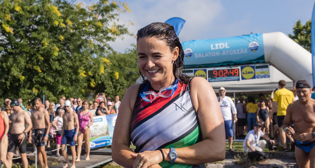 The President of the Republic completed the distance and swam across Lake Balaton