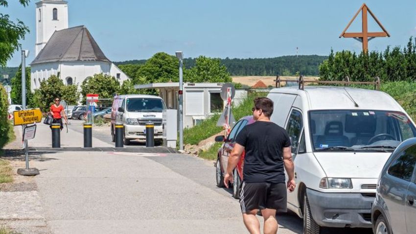 Der österreichische Bürgermeister bekommt einen Wutanfall an den Schengen-Grenzen und verbietet ungarischen Fahrern