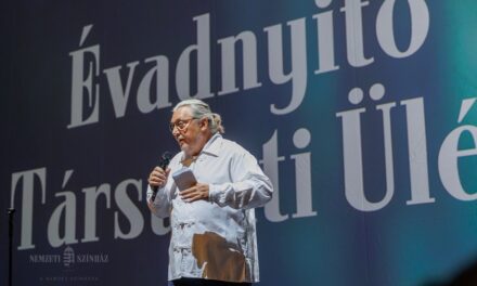 Attila Vidnyánszky: „Wir haben das National auf die Weltkarte des Theaters gesetzt“