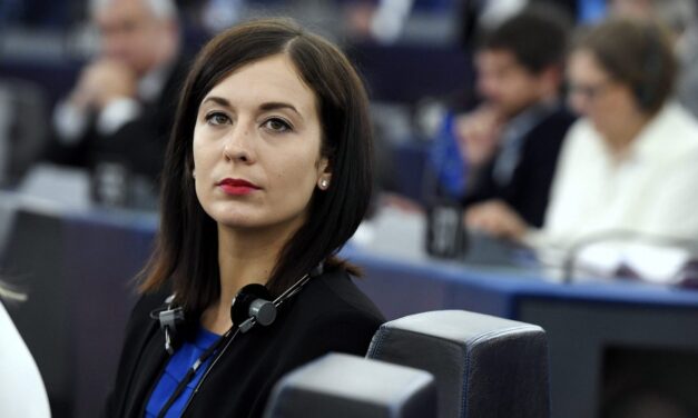 Házkutatást tartott a NAV Cseh Katalinék uniós csalási botránya miatt