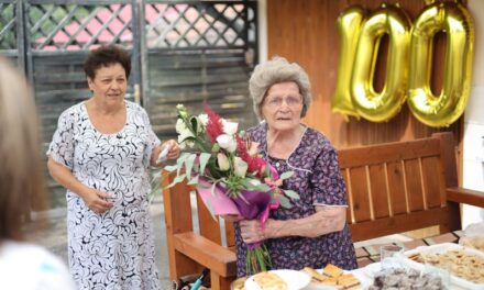 Die 100-jährige Tante Ilonka begrüßte Viktor Orbán aus Andornaktálya