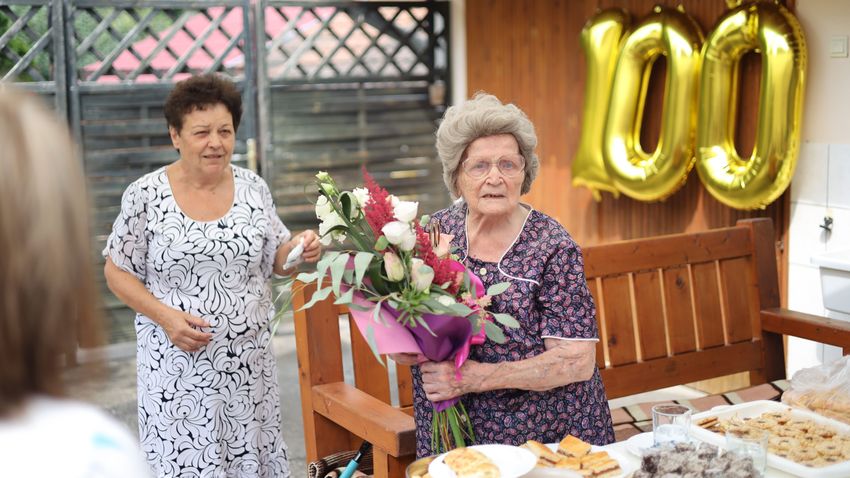 Die 100-jährige Tante Ilonka begrüßte Viktor Orbán aus Andornaktálya