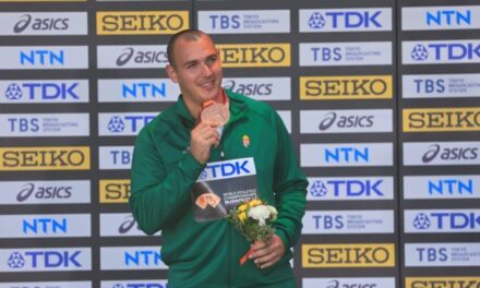 Many thousands greeted the bronze medalist Bence Halász