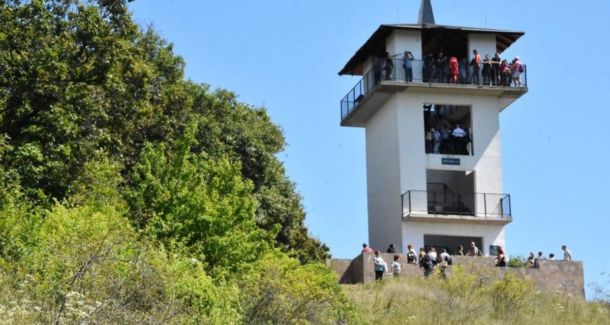 A new viewing platform was built on the route of the Blue Tour