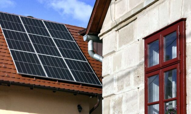 Il governo prevede un accordo annuale per le famiglie che utilizzano sistemi solari