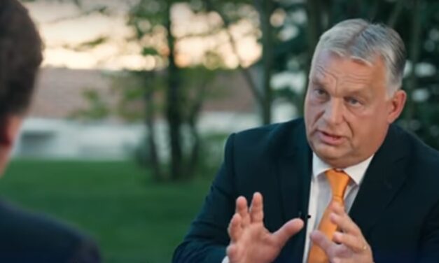 Uwielbiają wywiad Viktora Orbána i Tuckera Carlsona, my pokażemy Wam ich opinie!