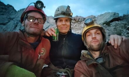 Felszínre hozták 1000 méteres mélységből az amerikai kutatót, akit magyar orvos mentett meg