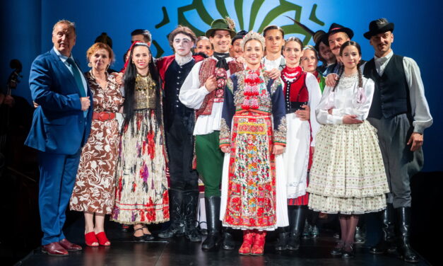 The Hungarian National Dance Ensemble is presenting its new piece entitled Final Castles, Braves (with photo gallery)