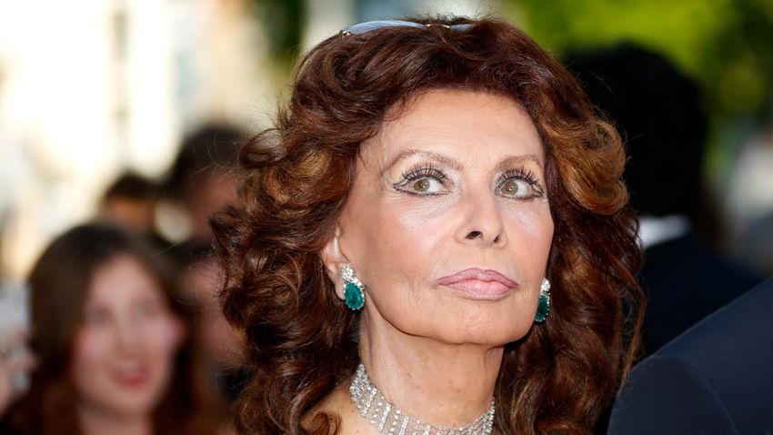 Sophia Loren was hospitalized after one wrong move
