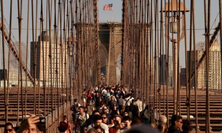 Migrants will destroy New York - fears the democratic mayor