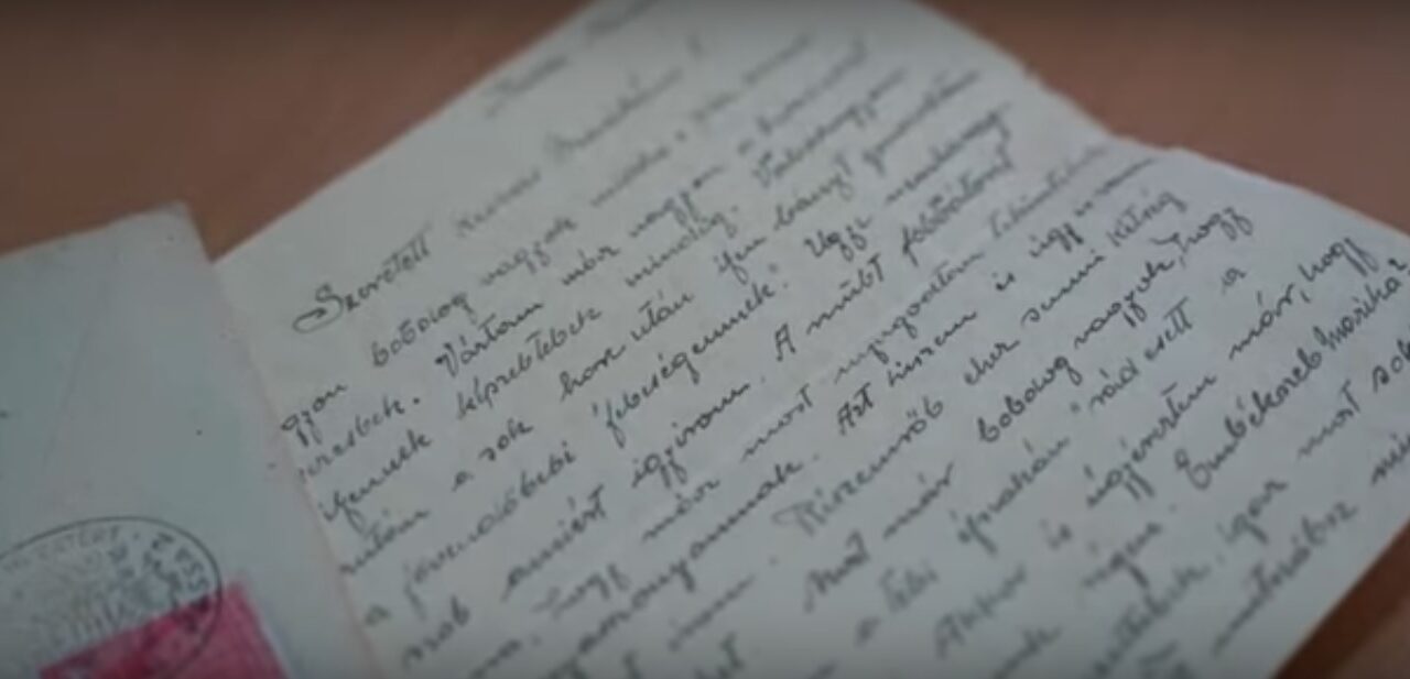 Una lettera d&#39;amore con lettere Varga di ottant&#39;anni è stata restituita alla famiglia del destinatario (video)