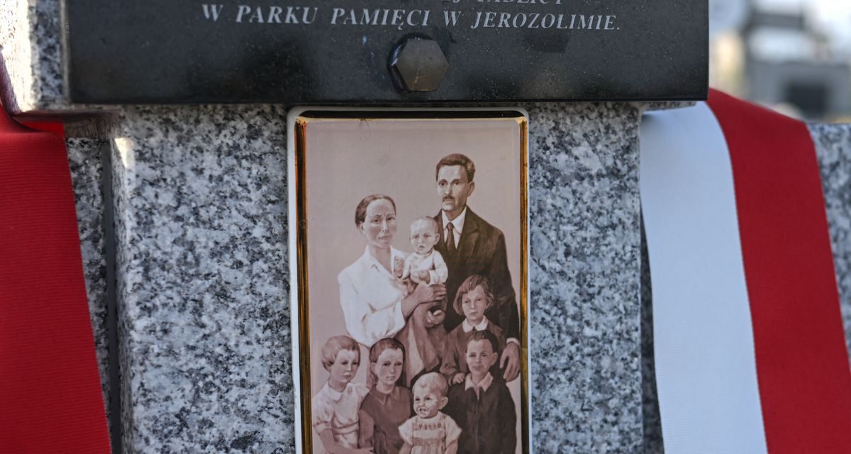 Unprecedented: A slaughtered family - together with their unborn child - is blessed in Poland