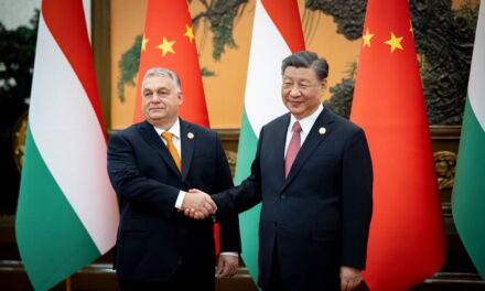 Viktor Orbán czeka na chińskiego prezydenta z rosołem i pieczoną cielęciną
