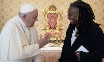 Whoopi Goldberg aspetta da anni di incontrare il Papa