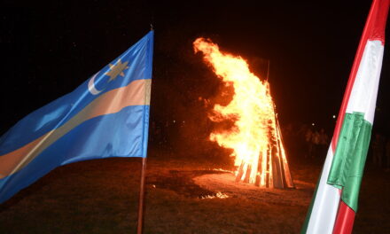 Mehr als hundert Siedlungen in Székelyföld wurden als Zeichen der Forderung nach Autonomie angezündet