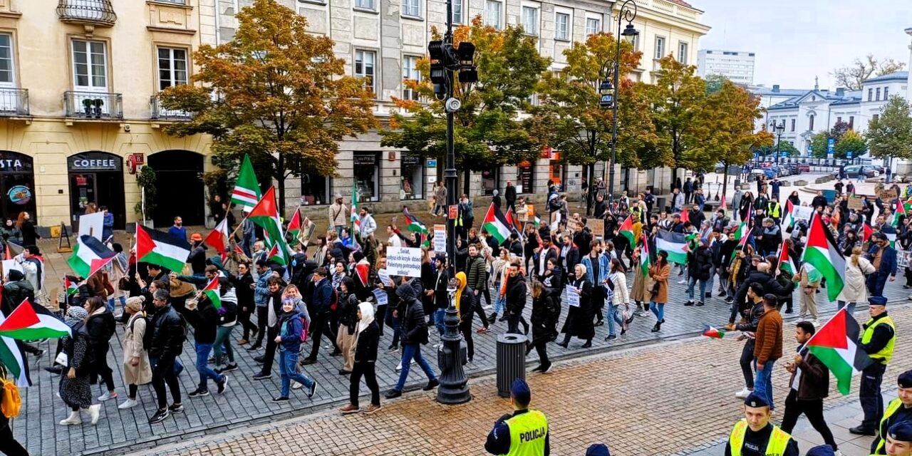 Antiszemitizmussal fűszerezett Hamász-párti tüntetés volt Varsóban (VIDEÓVAL)