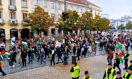 Antiszemitizmussal fűszerezett Hamász-párti tüntetés volt Varsóban (VIDEÓVAL)