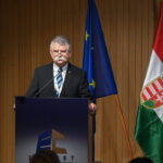 László Kövér receives the Golden Plaque of the Vojvodina Hungarian Cultural Association